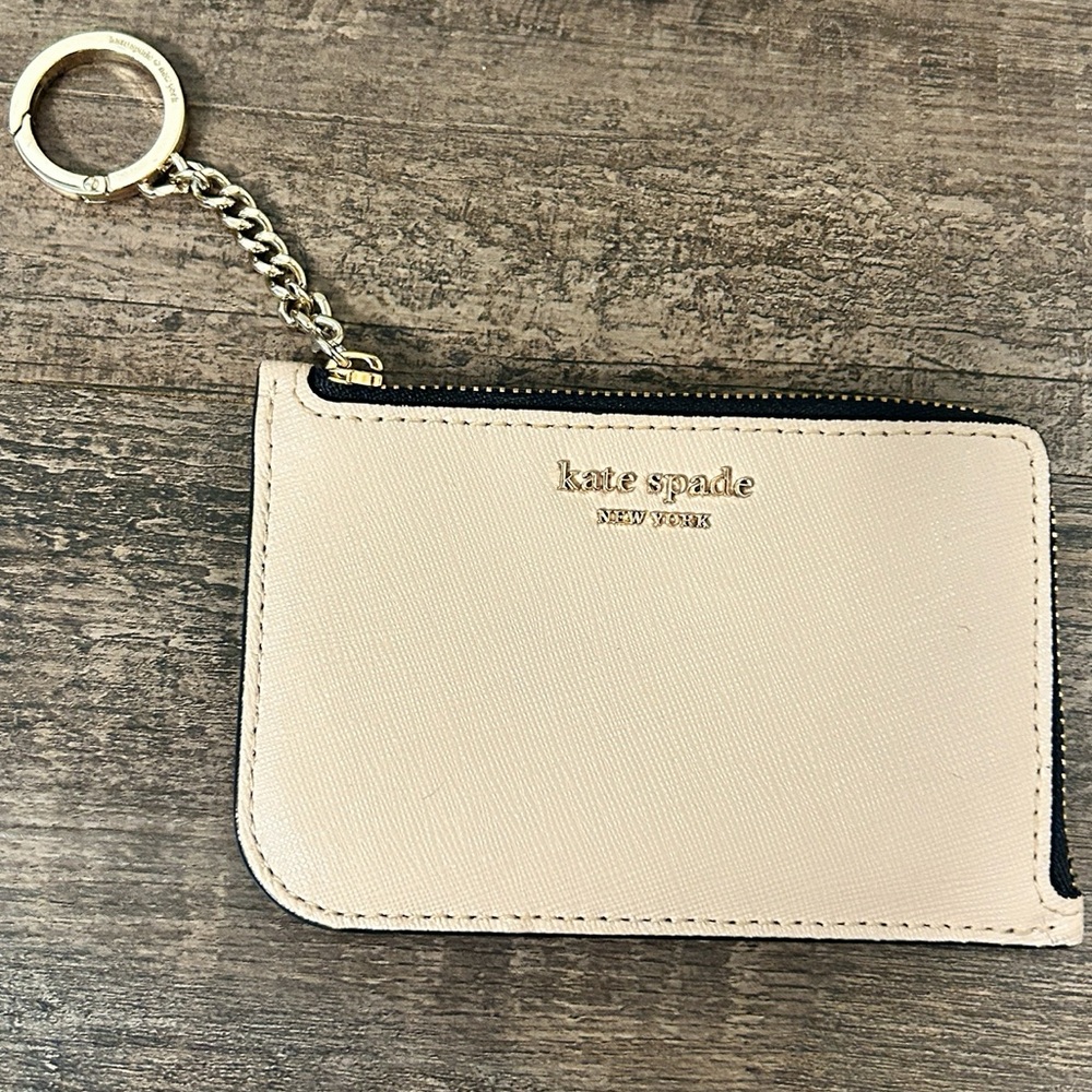 Kate Spade Colorblock Black And Cream Zip Cardholder Keychain